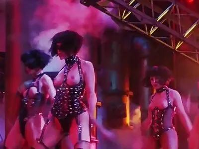 Adriana sexfilme mit reifen deutschen frauen Chechik in ungezogenem Rich Girls-Video (Tyler Nixon)