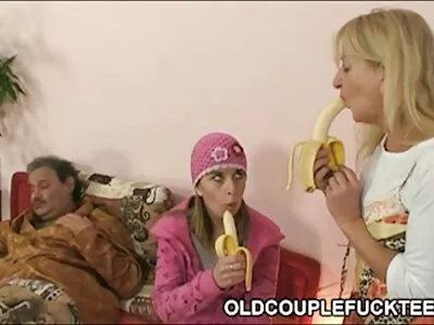 Courtney Cummz & Kris reife frauen sex video Slater in meiner frechen Massage