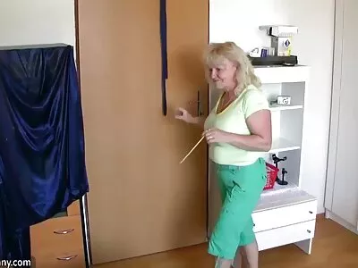 Sie ist kein sexfilme mit älteren frauen Dummy! Video (Bambino, Gia Milana)